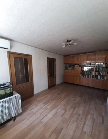 Купить трехкомнатную квартиру в Приморском крае. Вариант № 1418125, 3, площадь -  квм, цена 5950000 рублей