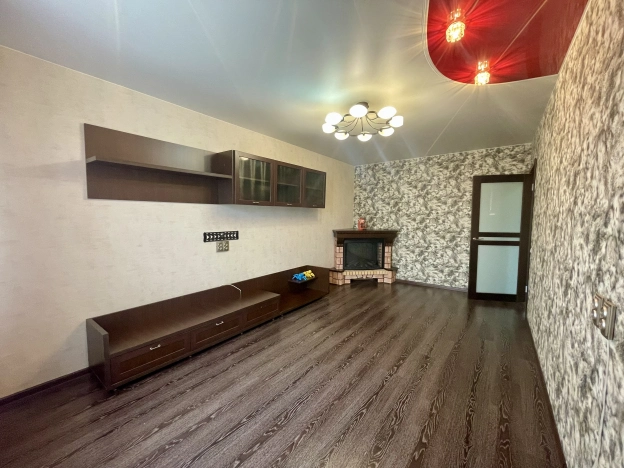 Купить трехкомнатную квартиру в Лакинске. Вариант № 668497, 6, площадь -  квм, цена 5665000 рублей