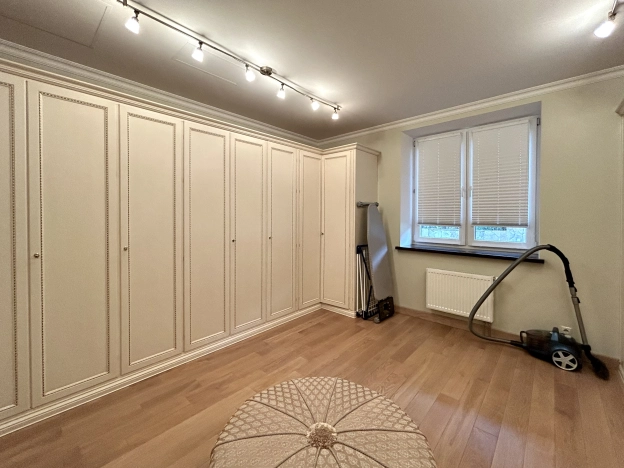 Купить дом в Москве. Вариант № 5270277, 40, площадь -  квм, цена 60000000 рублей