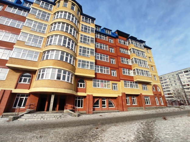 Купить двухкомнатную квартиру на улице 10 лет Октября в Омске. Вариант № 28898, 9, площадь -  квм, цена 11500000 рублей