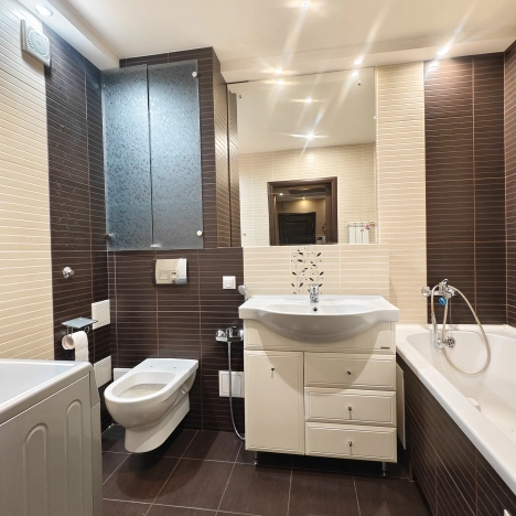 Купить трехкомнатную квартиру в Новосибирске. Вариант № 2828137, 6, площадь -  квм, цена 16000000 рублей