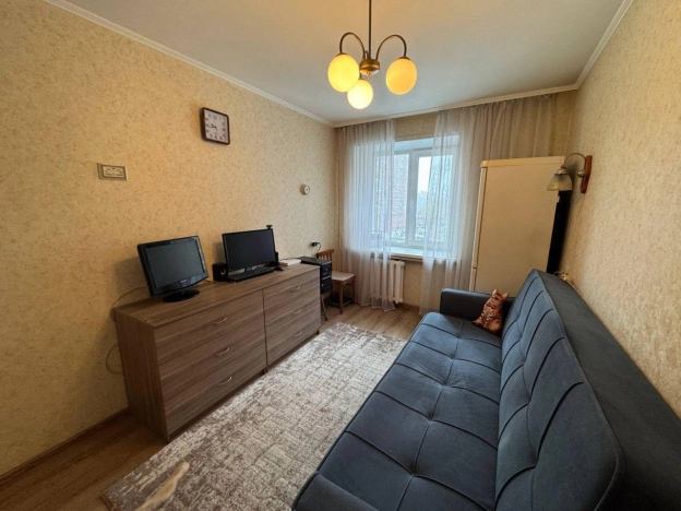 Купить трехкомнатную квартиру в Микрорайоне Золотая Нива в Новосибирске. Вариант № 6904965, 7, площадь -  квм, цена 6420000 рублей