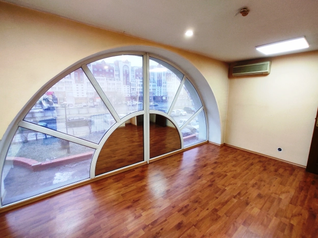 Снять коммерческую недвижимость в Омске. Вариант № 7694797, 10, площадь -  квм, цена 200000 рублей