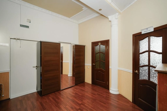 Купить коммерческую недвижимость в Омске. Вариант № 46073, 36, площадь -  квм, цена 26000000 рублей