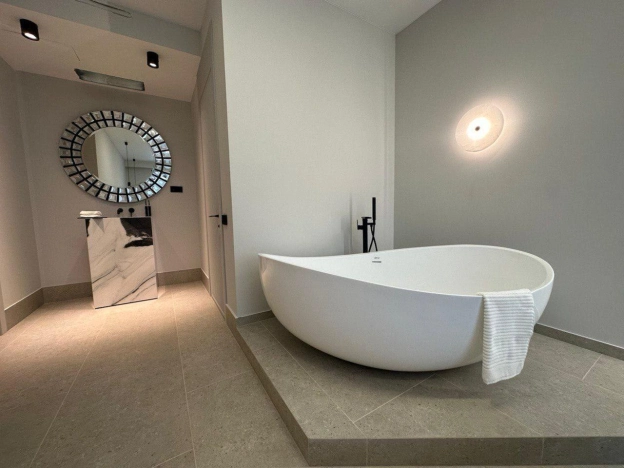 Купить квартиру в Москве. Вариант № 9238134, 5, площадь - квм, цена 50000000 рублей