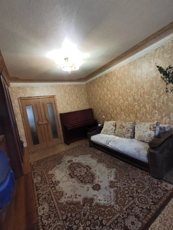 Купить трехкомнатную квартиру в районе Кировский в Ростове-на-Дону. Вариант № 23490, 4, площадь -  квм, цена 5200000 рублей