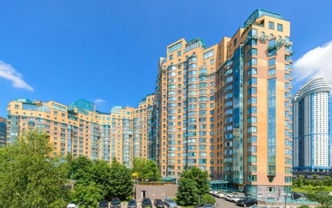 Купить трехкомнатную квартиру у метро Минская в Москве. Вариант № 21591, 1, площадь -  квм, цена 199500000 рублей