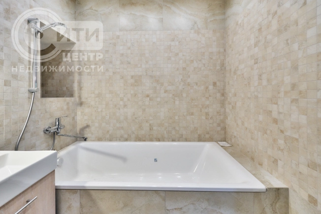 Купить трехкомнатную квартиру в ЖК Гран При в Воронеже. Вариант № 37202, 25, площадь -  квм, цена 20950000 рублей