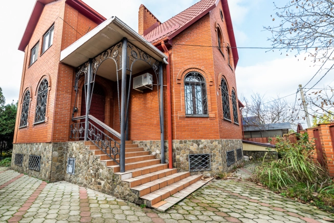 Купить дом в Краснодаре. Вариант № 9109702, 38, площадь -  квм, цена 35000000 рублей