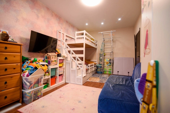 Купить двухкомнатную квартиру на улице Лиственная в Новосибирской области. Вариант № 3852186, 32, площадь -  квм, цена 5999000 рублей