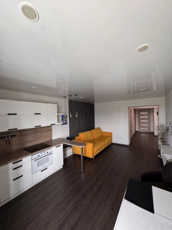 Купить двухкомнатную квартиру на улице Линейная в Новосибирской области. Вариант № 9223343, 1, площадь -  квм, цена 7800000 рублей