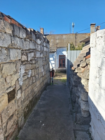 Купить двухкомнатную квартиру на улице Батумское шоссе в Краснодарском крае. Вариант № 719996, 10, площадь -  квм, цена 1950000 рублей