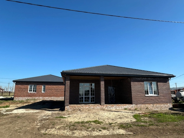 Купить дом в районе Пролетарский в Ростове-на-Дону. Вариант № 48805, 4, площадь -  квм, цена 8000000 рублей