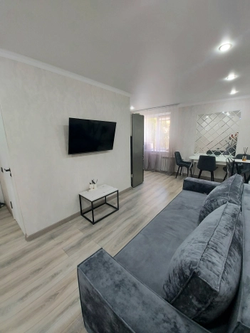 Купить двухкомнатную квартиру в Октябрьском. Вариант № 2923, 4, площадь -  квм, цена 3399000 рублей