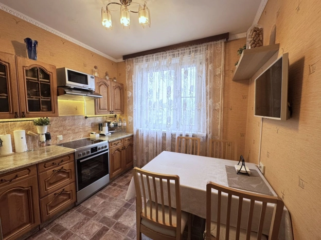 Купить квартиру в Москве. Вариант № 8563465, 4, площадь -  квм, цена 16800000 рублей