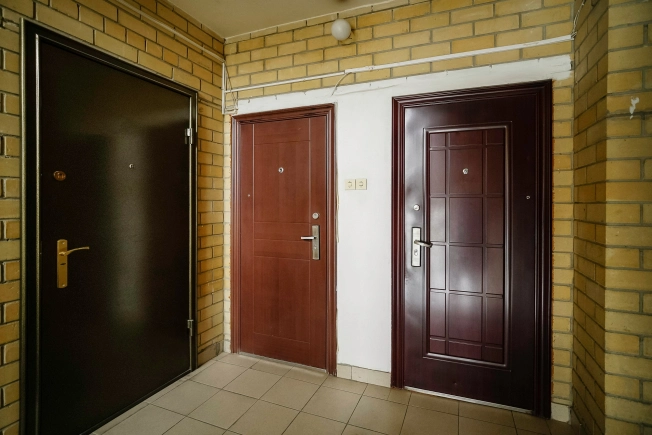 Купить двухкомнатную квартиру на улице 70 лет Октября в Омске. Вариант № 37484, 17, площадь -  квм, цена 9150000 рублей