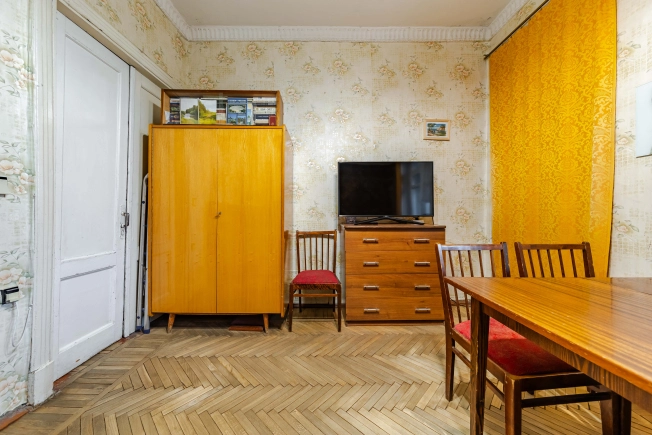 Купить трехкомнатную квартиру на улице Малоохтинский проспект в Санкт-Петербурге. Вариант № 8060298, 14, площадь -  квм, цена 13000000 рублей