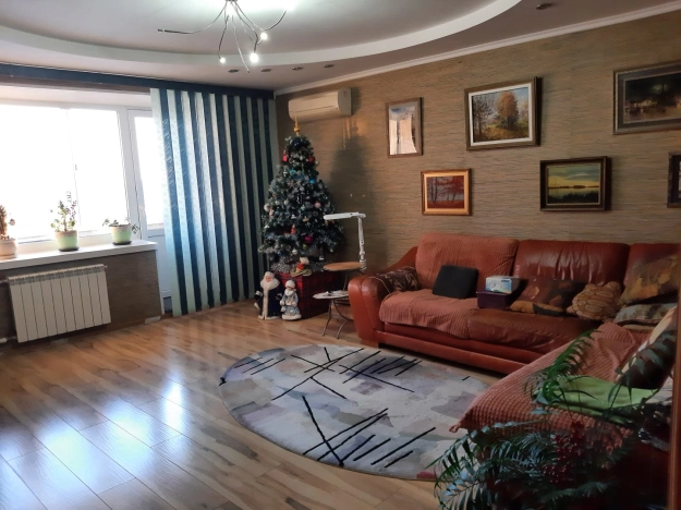 Купить четырехкомнатную квартиру в Омске. Вариант № 21270, 5, площадь -  квм, цена 10600000 рублей