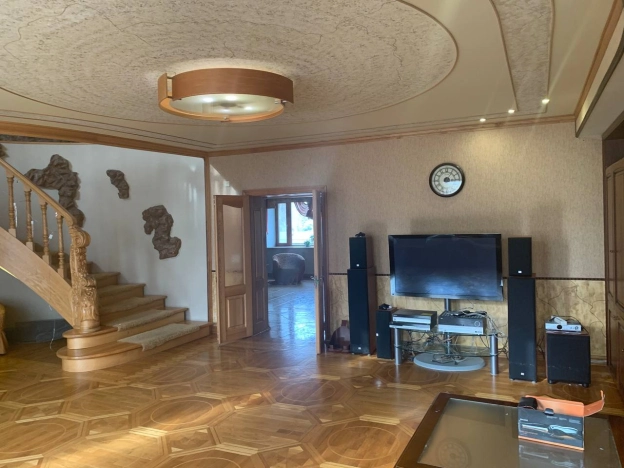 Купить четырехкомнатную квартиру в Вологде. Вариант № 3445, 0, площадь -  квм, цена 19700000 рублей