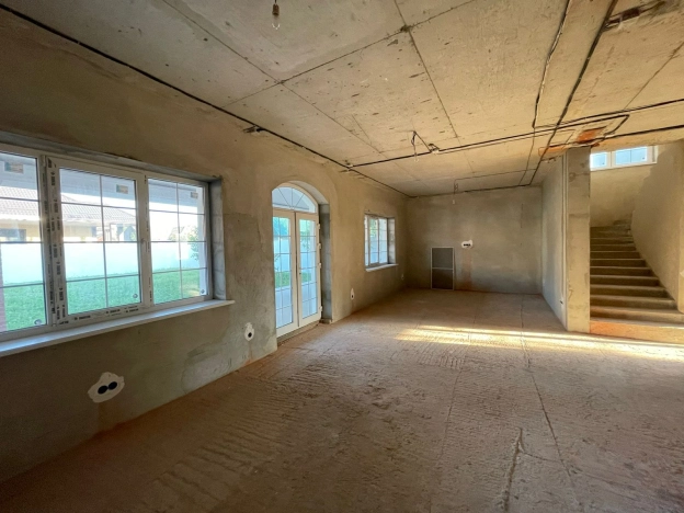 Купить дом на улице Семёновская в Краснодаре. Вариант № 1650, 12, площадь -  квм, цена 39500000 рублей