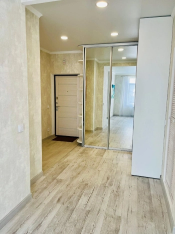 Снять квартиру на улице Олега Кошевого в Калининграде. Вариант № 10319905, 13, площадь -  квм, цена 40000 рублей