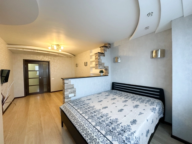 Купить квартиру на улице Будённовский проспект в Ростове-на-Дону. Вариант № 10007650, 6, площадь - квм, цена 7900000 рублей