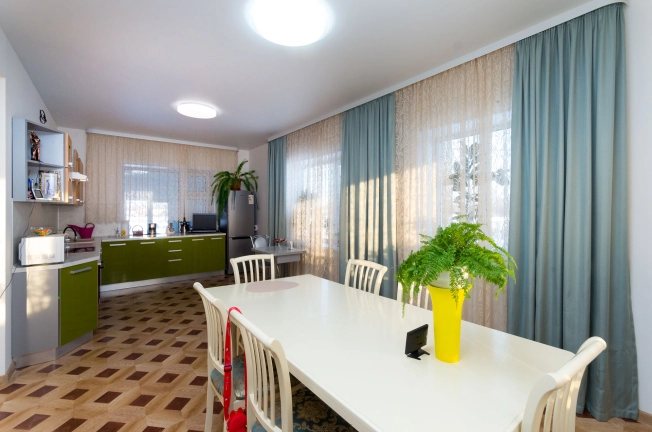 Купить дом на улице Карла Маркса в Тюменской области. Вариант № 1235, 1, площадь -  квм, цена 10000000 рублей