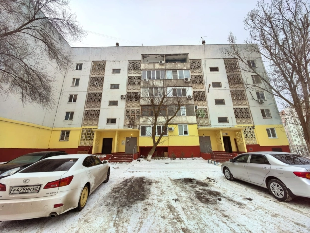 Купить трехкомнатную квартиру на вторичке в Микрорайоне 8-й, Элиста в Элисте. Вариант № 28158, 11, площадь -  квм, цена 6000000 рублей