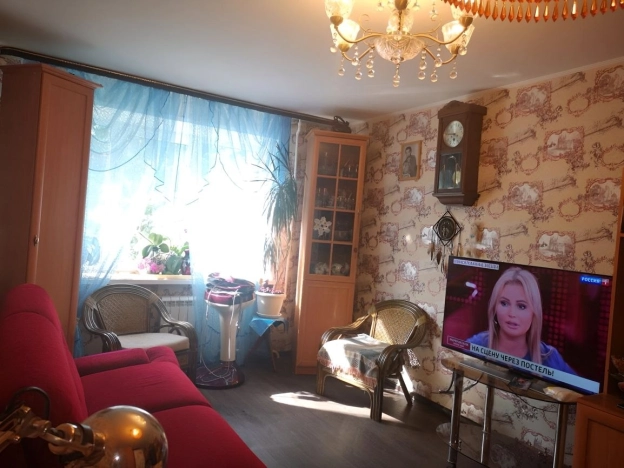 Купить трехкомнатную квартиру в районе Калининский в Новосибирске. Вариант № 53978, 6, площадь -  квм, цена 5080000 рублей