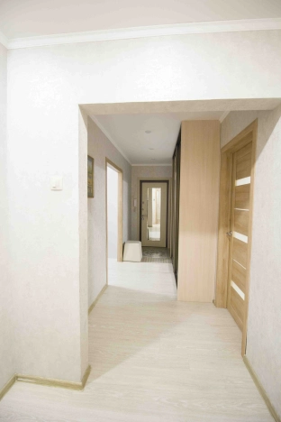 Купить трехкомнатную квартиру в Тюменской области. Вариант № 12479, 4, площадь -  квм, цена 5050000 рублей