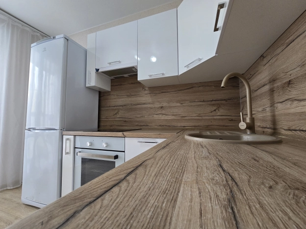 Купить однокомнатную квартиру в Воронеже. Вариант № 7592855, 5, площадь - квм, цена 4050000 рублей