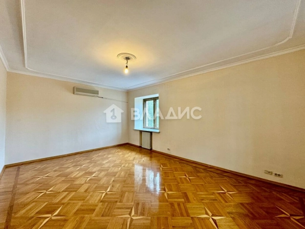 Купить четырехкомнатную квартиру в Старом Осколе. Вариант № 24682, 11, площадь -  квм, цена 9900000 рублей