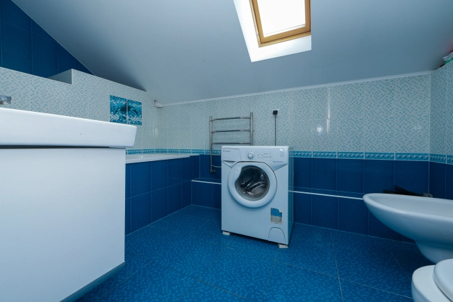 Купить коммерческую недвижимость в Калининграде. Вариант № 7708803, 39, площадь -  квм, цена 45000000 рублей