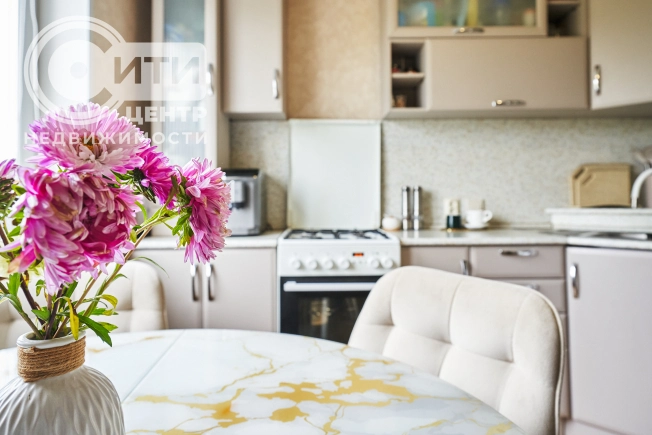 Купить трехкомнатную квартиру в Воронеже. Вариант № 4872602, 0, площадь -  квм, цена 6798000 рублей