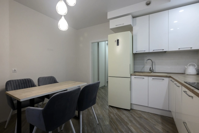 Купить двухкомнатную квартиру на вторичке в Пушкине. Вариант № 10016897, 6, площадь -  квм, цена 9750000 рублей