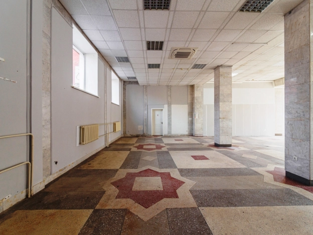 Купить коммерческую недвижимость в Омске. Вариант № 34842, 7, площадь -  квм, цена 42000000 рублей