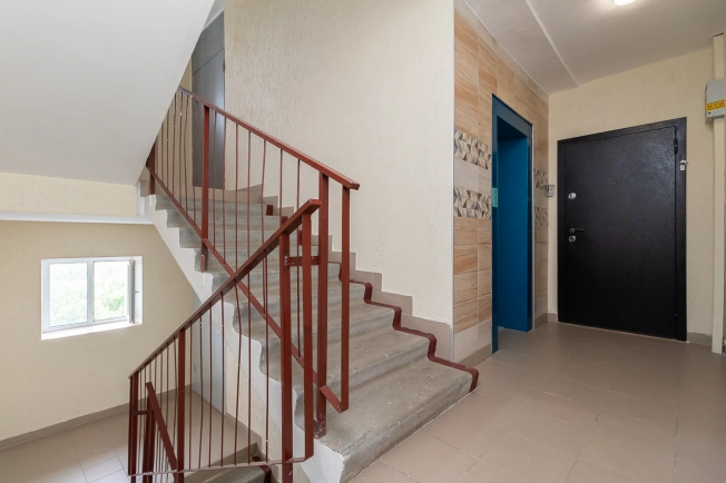 Купить двухкомнатную квартиру на улице Лукашевича в Омске. Вариант № 9127, 13, площадь -  квм, цена 10500000 рублей