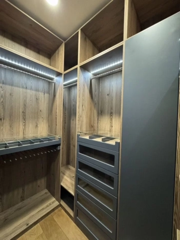 Купить четырехкомнатную квартиру в Москве. Вариант № 9125093, 7, площадь - квм, цена 49900000 рублей