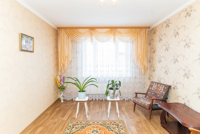 . Вариант № 9614242, 4, площадь - 77 квм, цена 6200000 рублей