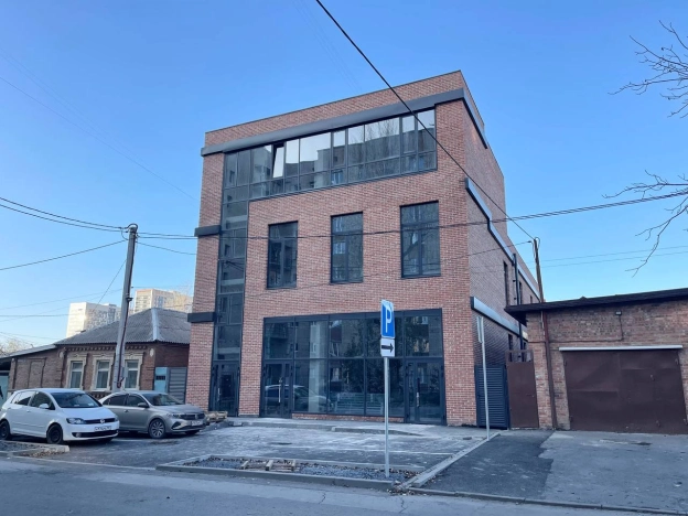 Снять коммерческую недвижимость в Ростове-на-Дону. Вариант № 10354252, 1, площадь -  квм, цена 550000 рублей