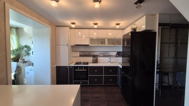 Купить трехкомнатную квартиру в Микрорайоне Ново-Западная Поляна, Первомайский район в Пензе. Вариант № 1231135, 8, площадь -  квм, цена 15700000 рублей