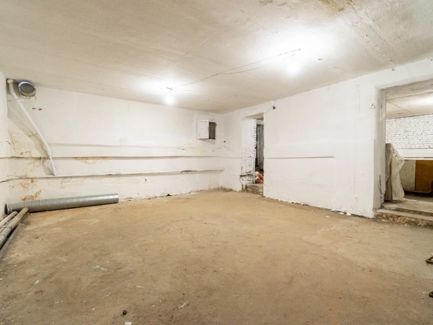 Купить коммерческую недвижимость свободного назначения в Санкт-Петербурге. Вариант № 42714, 14, площадь -  квм, цена 16800000 рублей