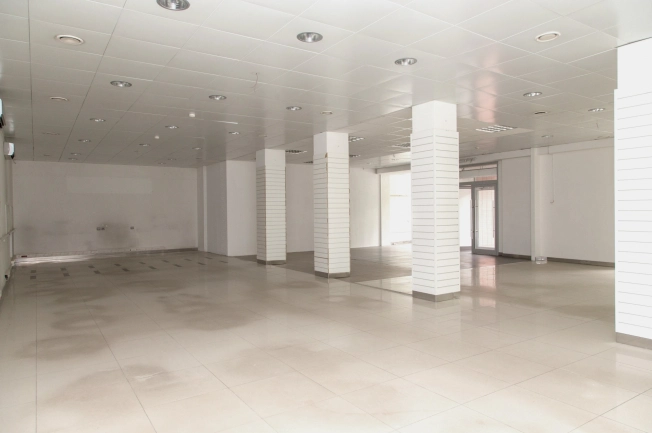 Снять коммерческую недвижимость в Калининграде. Вариант № 16753, 8, площадь -  квм, цена 375000 рублей