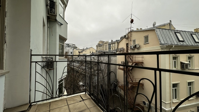 Купить квартиру в Москве. Вариант № 10619257, 39, площадь -  квм, цена 110000000 рублей