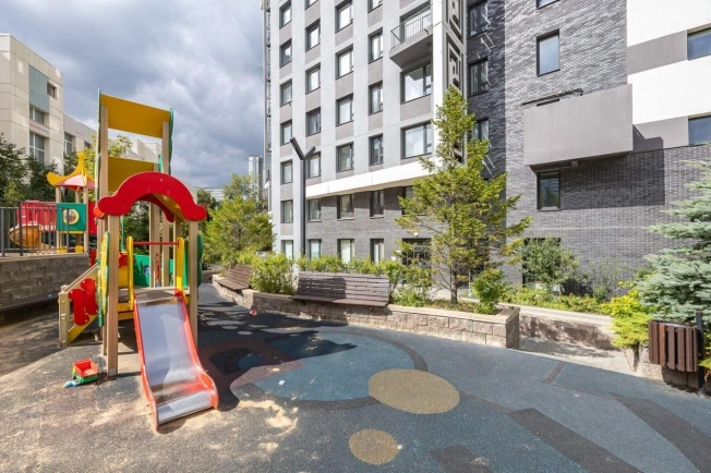 Купить квартиру в Москве. Вариант № 8621878, 42, площадь -  квм, цена 24000000 рублей