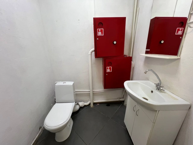 Купить коммерческую недвижимость свободного назначения у метро Бульвар Дмитрия Донского в Москве. Вариант № 9934625, 7, площадь -  квм, цена 9300000 рублей