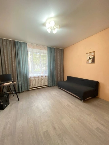 Купить двухкомнатную квартиру в Октябрьском. Вариант № 2893382, 5, площадь -  квм, цена 2570000 рублей