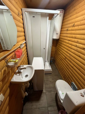 Купить торговые помещения в Алуште. Вариант № 8103005, 4, площадь -  квм, цена 8500000 рублей