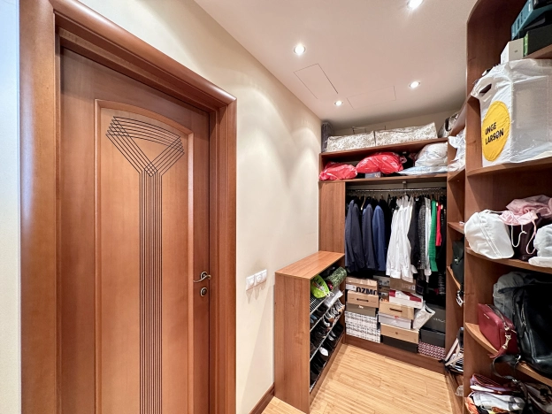 . Вариант № 29562, 27, площадь - 98.3 квм, цена 37999999 рублей