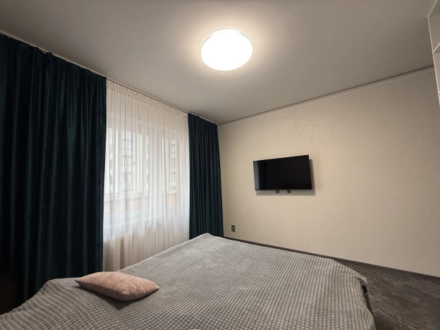 Купить однокомнатную квартиру в районе Московский в Калининграде. Вариант № 7864908, 3, площадь -  квм, цена 5090000 рублей